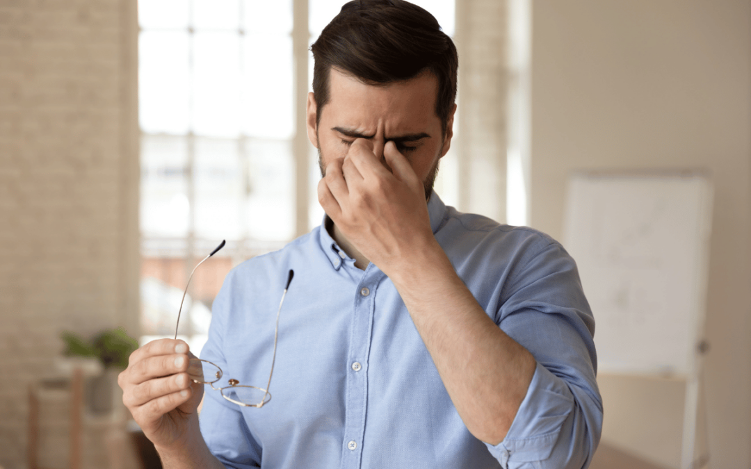 Why Do My Eyes Feel Gritty? Common Causes & Solutions